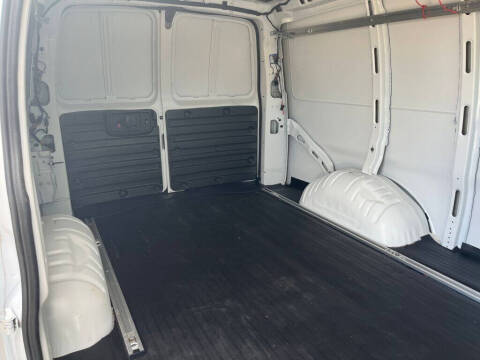 2024 Chevrolet Express 2500