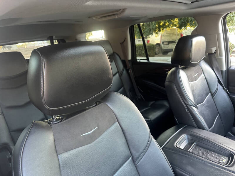 2016 Cadillac Escalade Luxury Collection