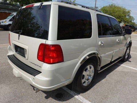 2005 Lincoln Navigator Luxury