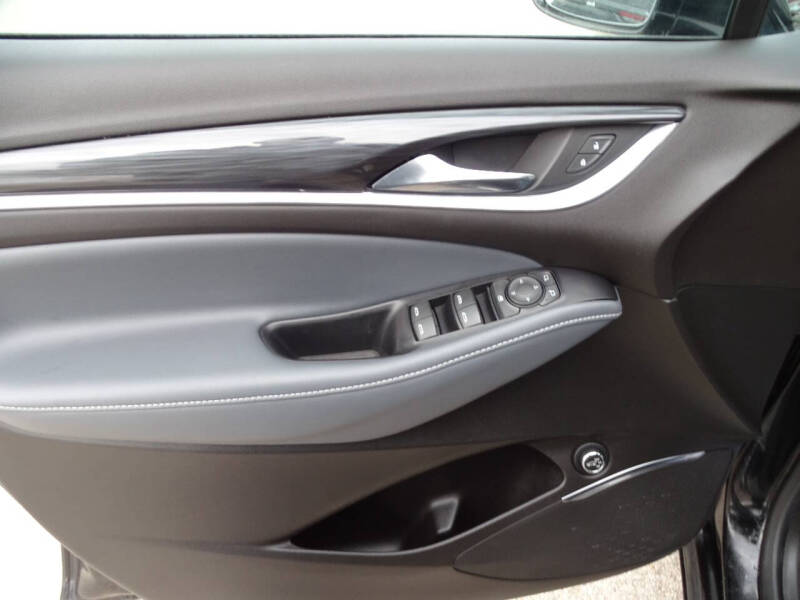 2022 Buick Enclave Essence