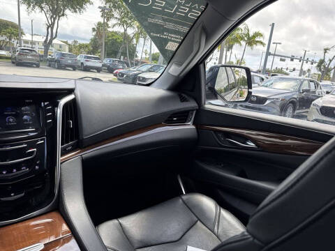 2020 Cadillac Escalade Luxury