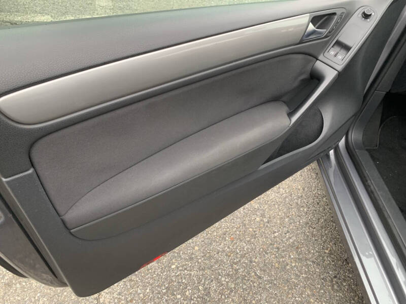 2012 Volkswagen Golf 2.5L PZEV