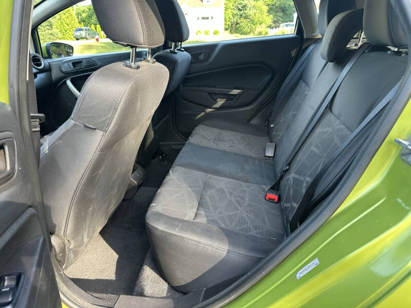2012 Ford Fiesta SE