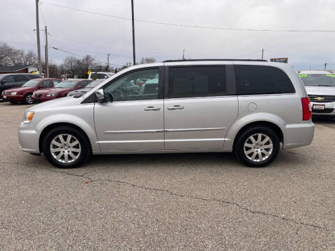 2012 Chrysler Town and Country Touring-L