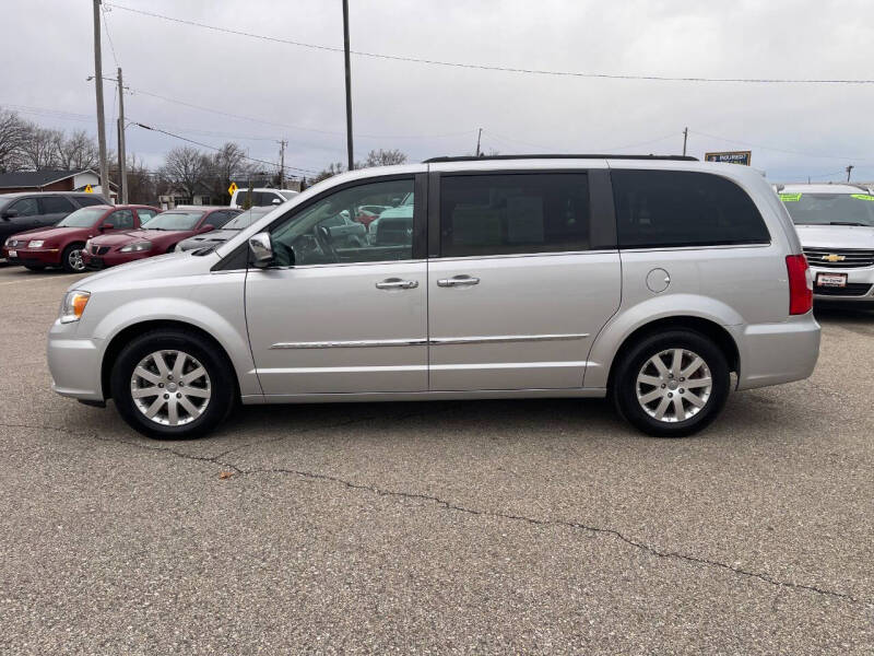 2012 Chrysler Town and Country Touring-L