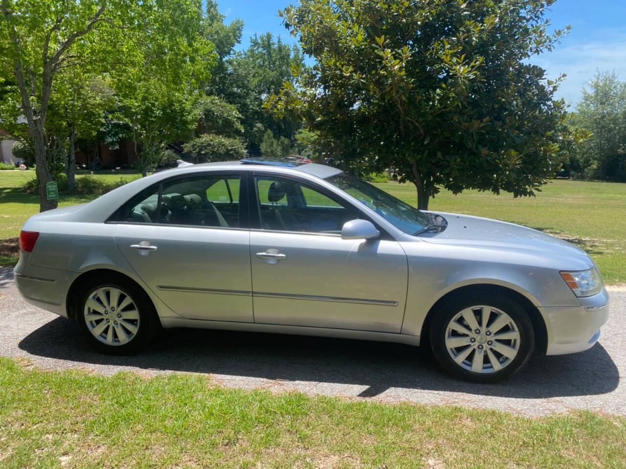 2009 Hyundai SONATA for sale at Tri Springs Motors in Lexington, SC