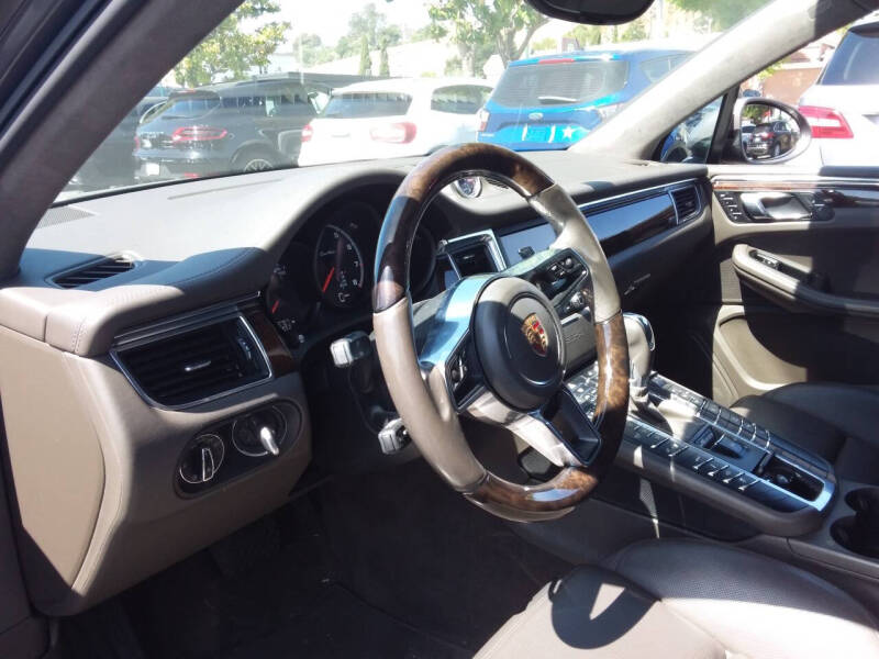 2015 Porsche Macan Turbo
