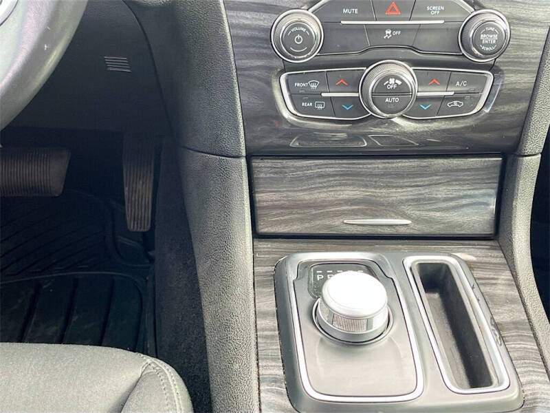 2021 Chrysler 300 Touring