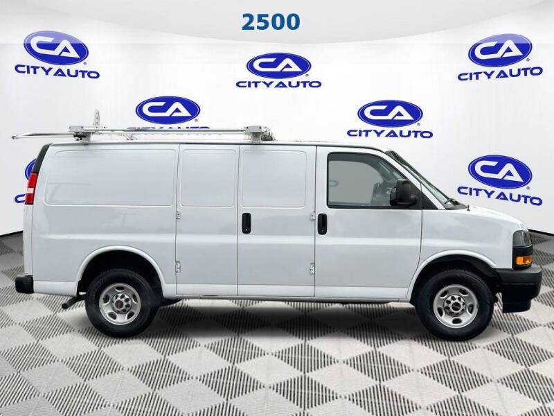 2023 GMC Savana 2500
