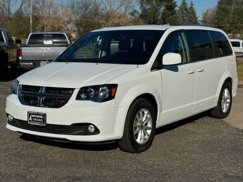 2019 Dodge Grand Caravan for sale at North Imports LLC in Burnsville MN