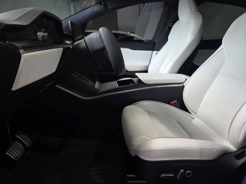 2023 Tesla Model X Plaid