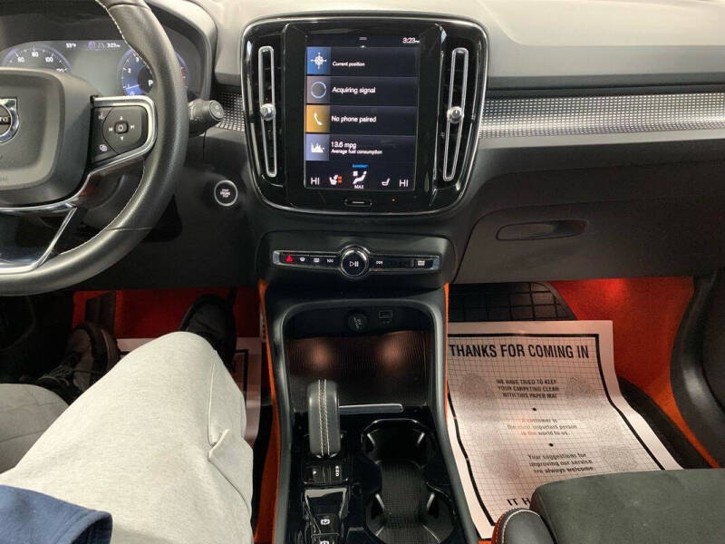 2021 Volvo XC40 T5 R-Design