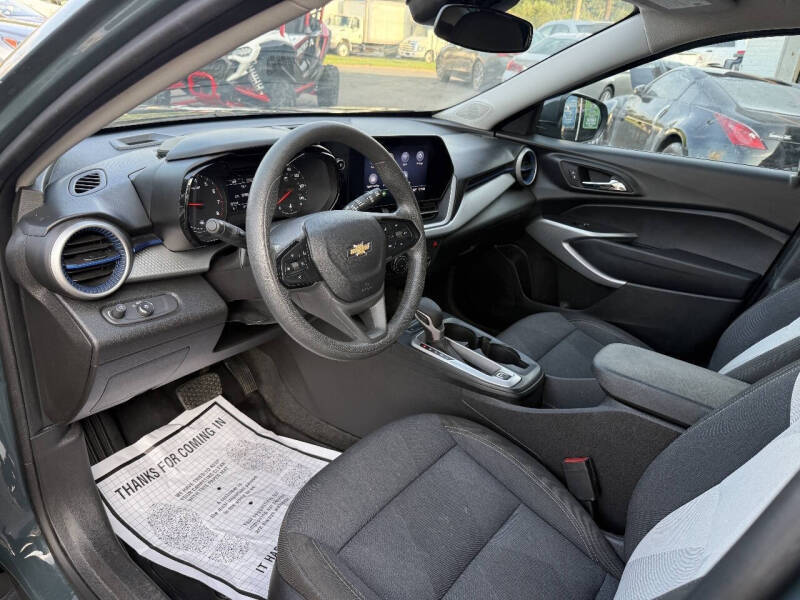 2025 Chevrolet Trax LS