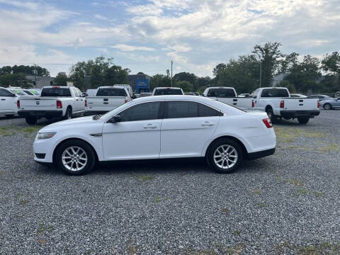 2014 Ford Taurus SE