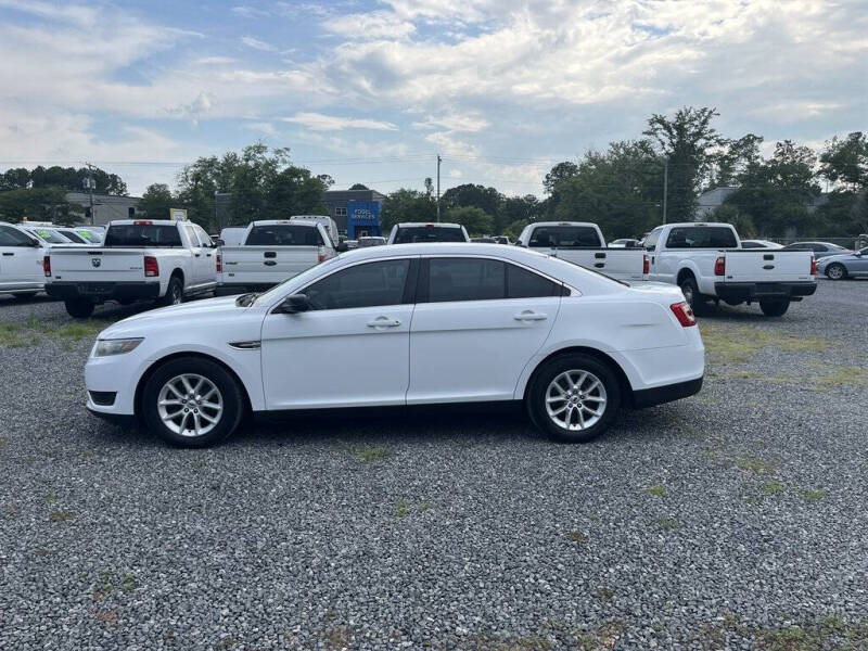 2014 Ford Taurus SE