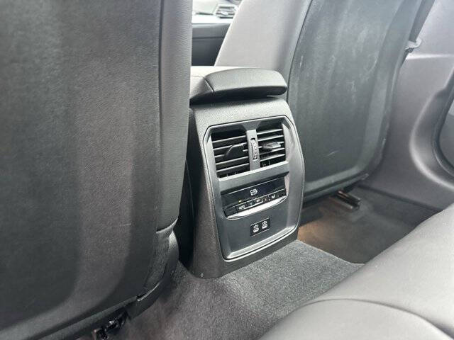 2024 BMW 3 Series 330i xDrive