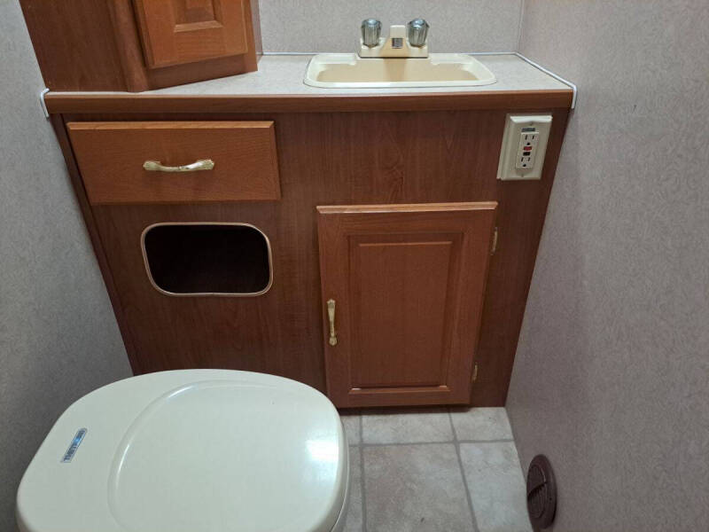 2001 Ford E-Series E-450 SD