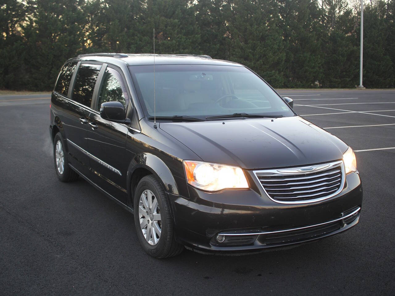 2015 Chrysler Town & Country Touring photo 13