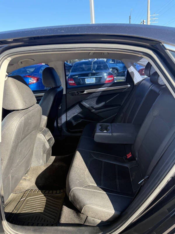 2017 Volkswagen Passat 1.8T R-Line