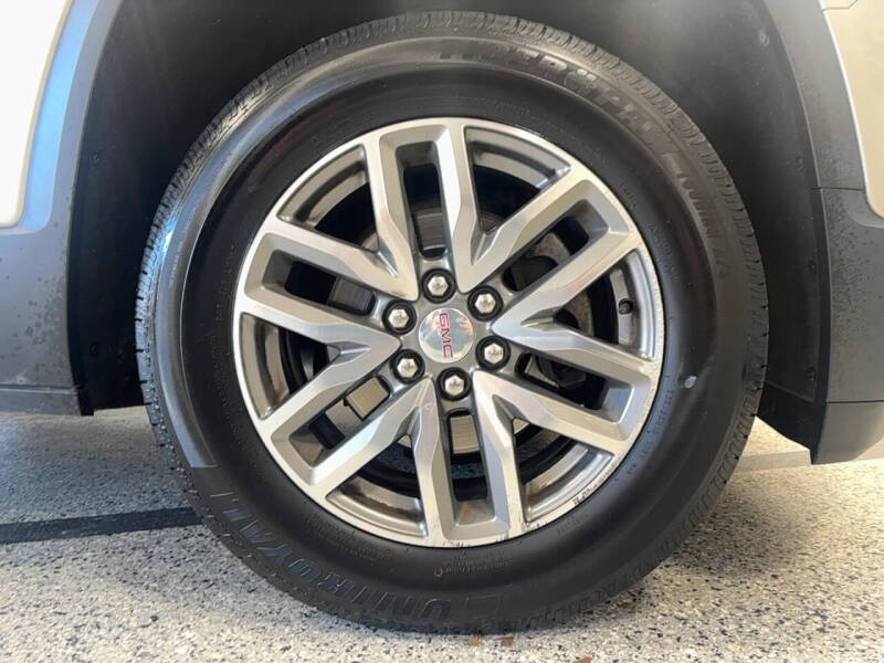 2017 GMC Acadia SLE-2