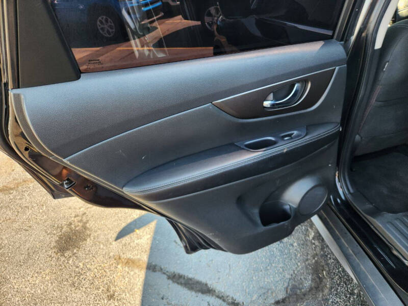 2017 Nissan Rogue SV