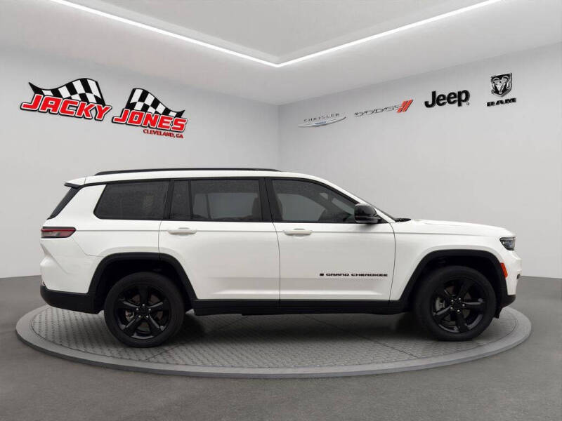 2022 Jeep Grand Cherokee L Laredo