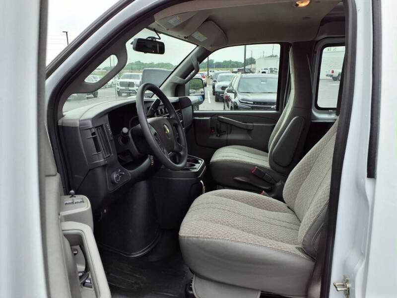 2024 Chevrolet Express 3500