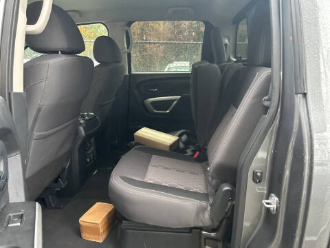 2024 Nissan Titan SV