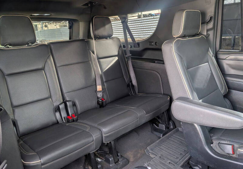 2023 GMC Yukon XL SLT
