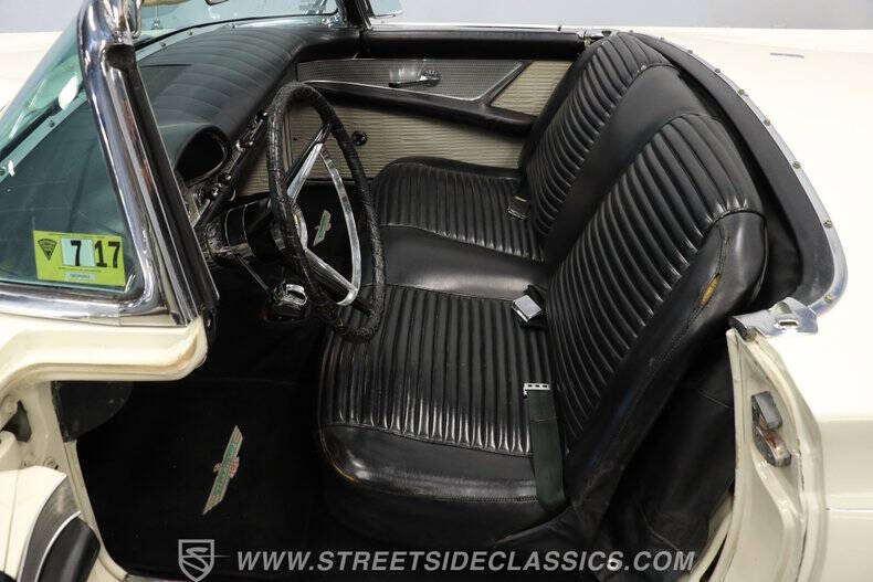 1957 Ford Thunderbird