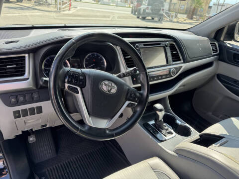 2017 Toyota Highlander LE Plus
