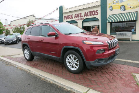 2014 Jeep Cherokee for sale at PARK AVENUE AUTOS in Collingswood NJ