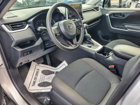 2024 Toyota RAV4 Hybrid LE