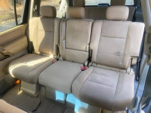 2004 Nissan Armada SE
