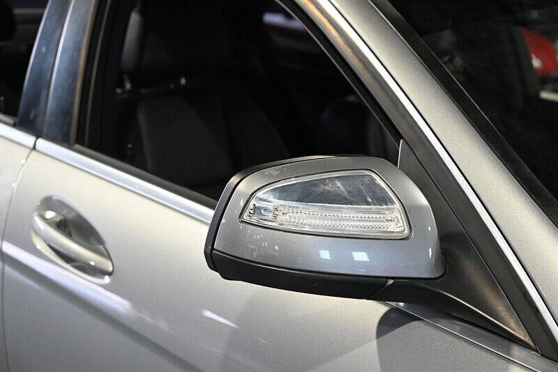 2009 Mercedes-Benz C-Class 21