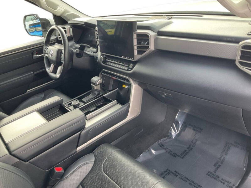 2023 Toyota Sequoia SR5