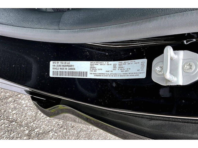 2027 Chrysler Pacifica Select