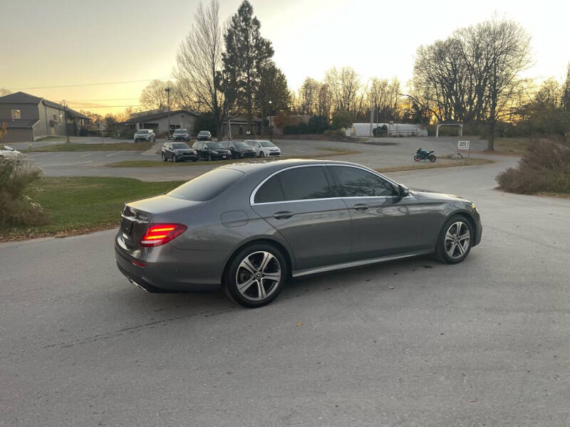 2018 Mercedes-Benz E-Class E300 photo 8