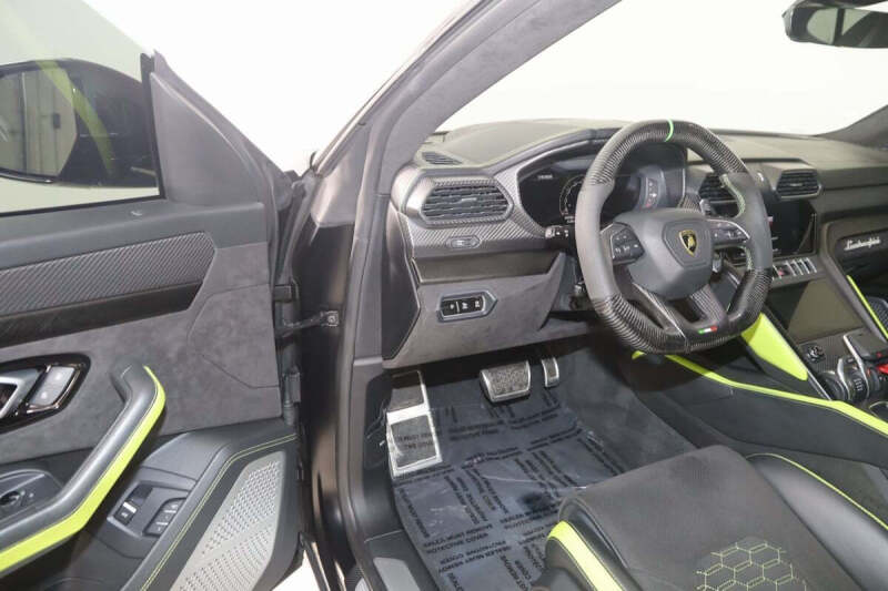 2022 Lamborghini Urus