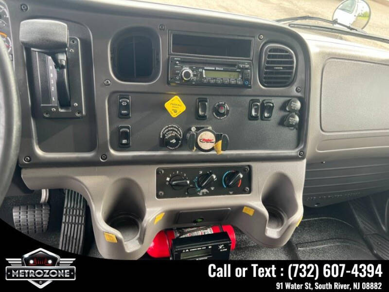 2016 Freightliner M2 106