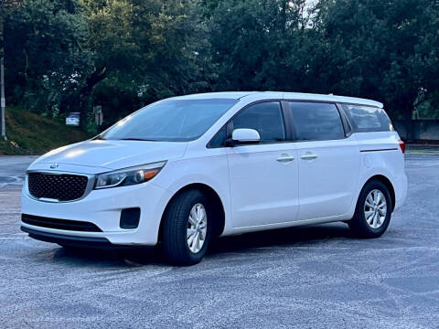 2015 Kia Sedona L