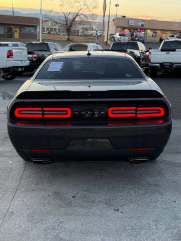 2018 Dodge Challenger SXT Plus