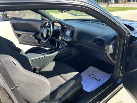 2016 Dodge Challenger R/T Shaker