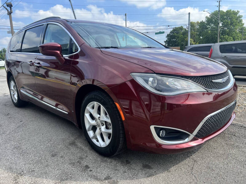 2017 Chrysler Pacifica Touring-L