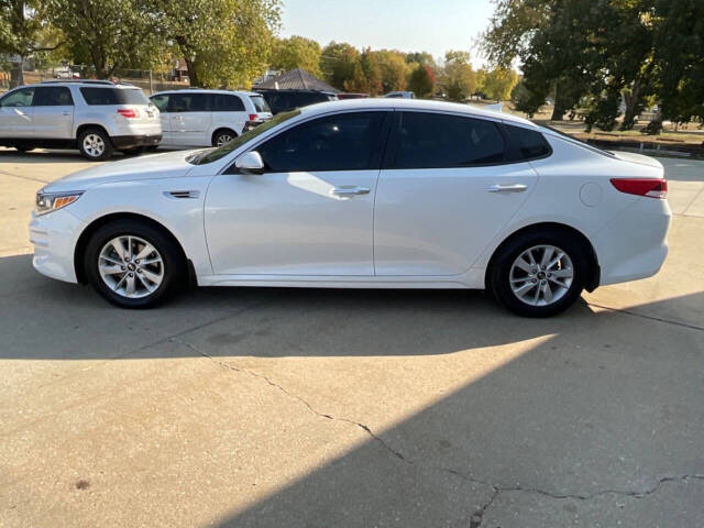 2016 Kia Optima for sale at Auto Connection in Waterloo, IA