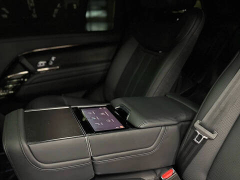 2023 Land Rover Range Rover P530 SV LWB