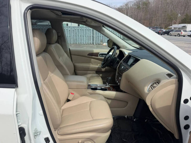 2020 Nissan Pathfinder Platinum