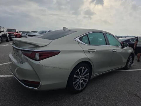 2019 Lexus ES 300h