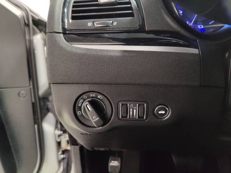 2019 Chrysler 300 S