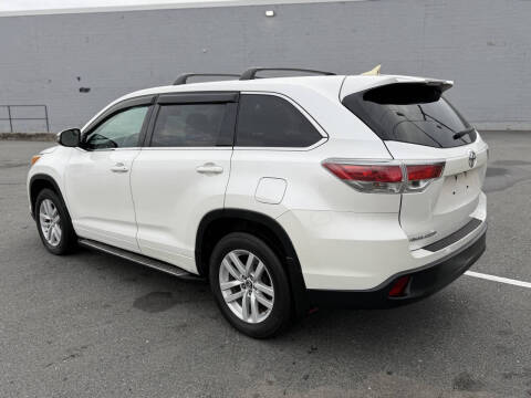 2016 Toyota Highlander LE